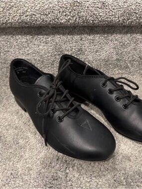 Boys Bloch tap shoes size 5